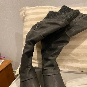 Mukluks brand new never worn